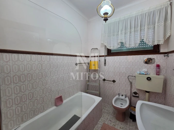 Moradia T5 para Arrendamento em Darque Foto 10