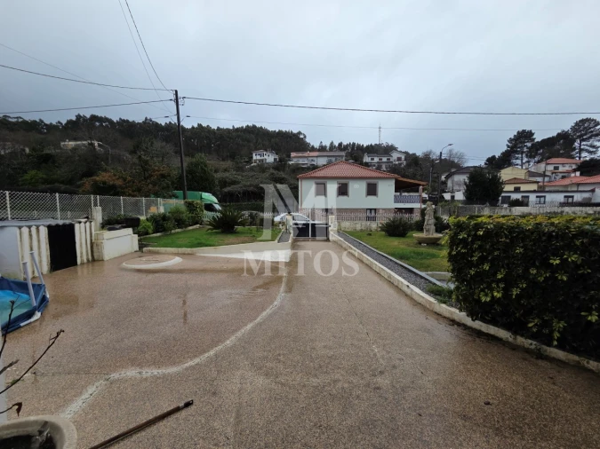 Moradia T5 para Arrendamento em Darque Foto 16