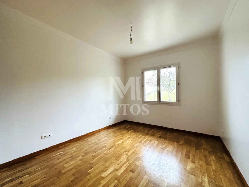 Moradia T5 para Venda em Vila Nova de Anha Foto 7