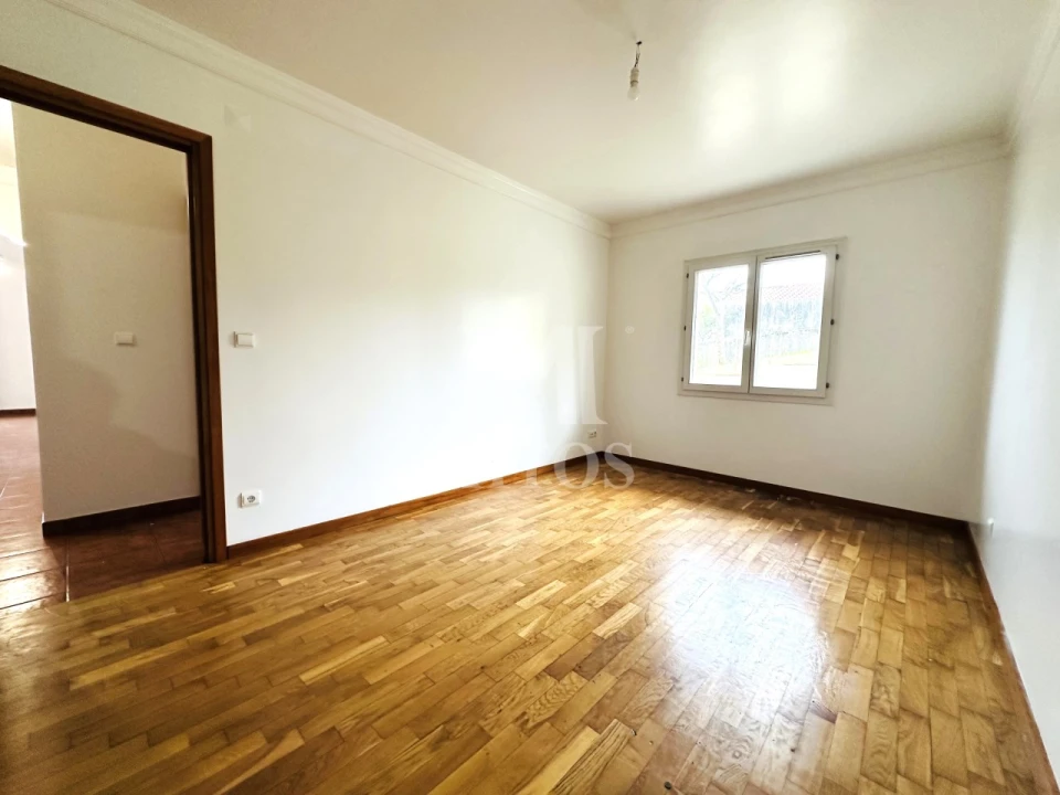 Moradia T5 para Venda em Vila Nova de Anha Foto 9