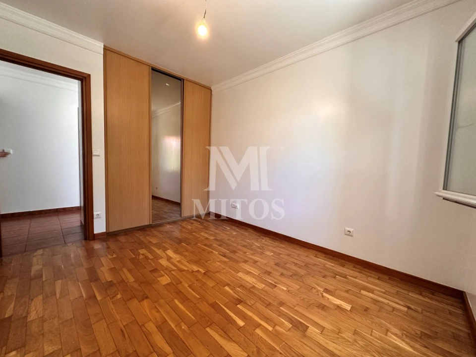 Moradia T5 para Venda em Vila Nova de Anha Foto 15