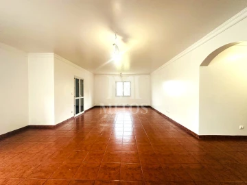 Moradia T5 para Venda em Vila Nova de Anha