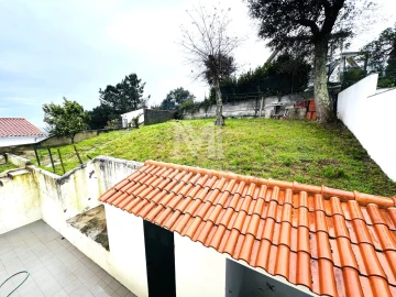 Moradia T5 para Venda em Vila Nova de Anha