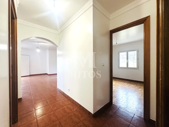 Moradia T5 para Venda em Vila Nova de Anha Foto 5