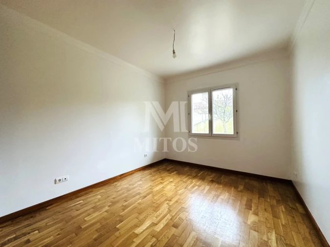 Moradia T5 para Venda em Vila Nova de Anha Foto 7
