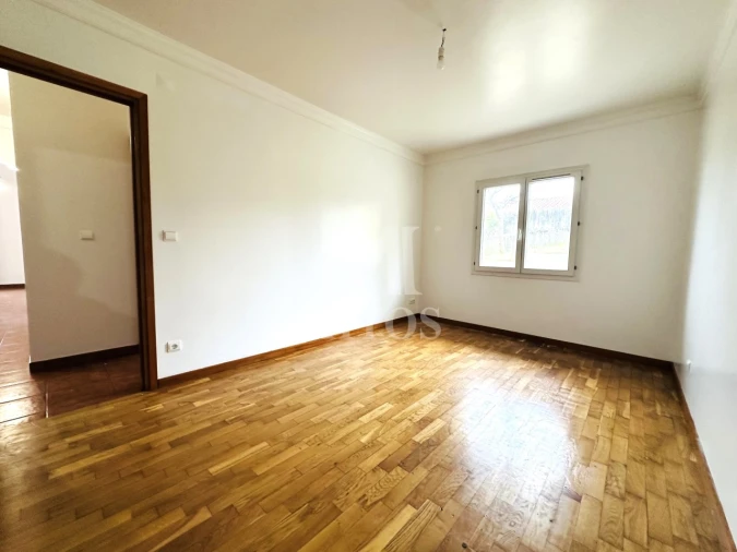 Moradia T5 para Venda em Vila Nova de Anha Foto 9