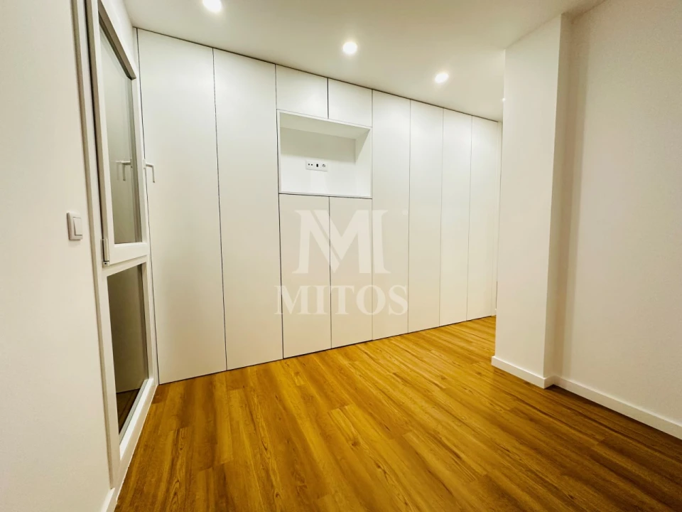 Apartamento T2 para Arrendamento em Santa Marta de Portuzelo Foto 5