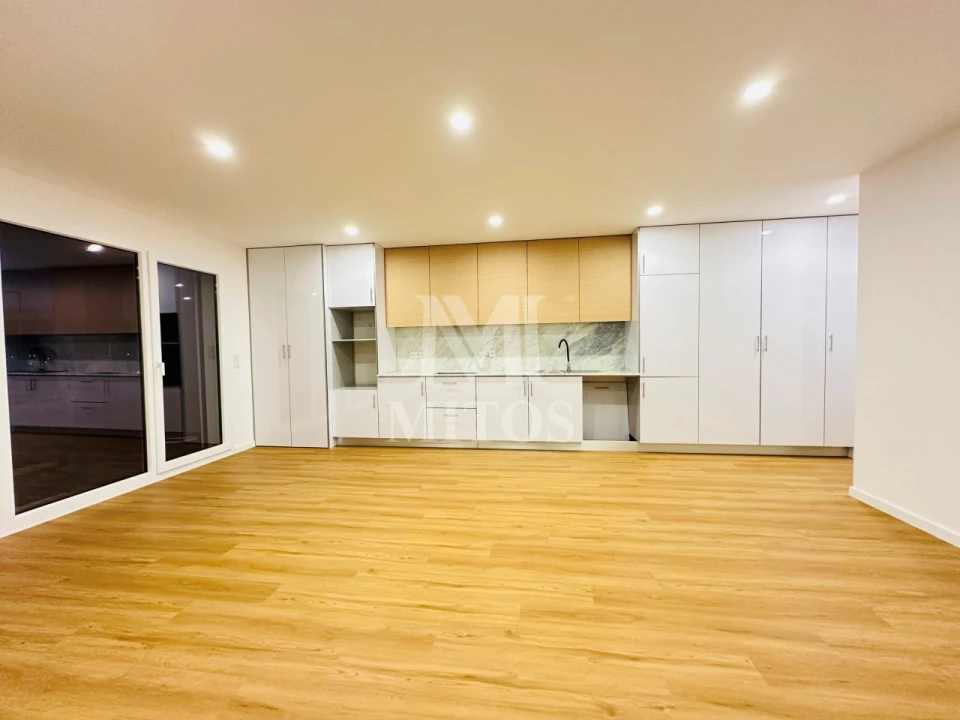 Apartamento T2 para Arrendamento em Santa Marta de Portuzelo Foto 2