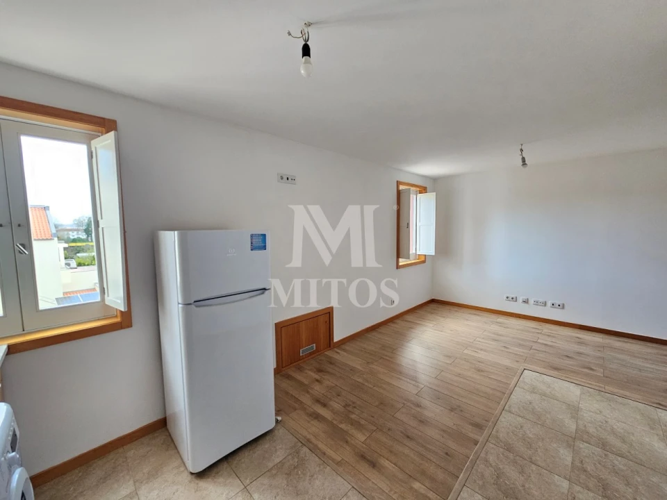 Apartamento T2 para Arrendamento em Santa Maria Maior e Monserrate e Meadela Foto 2