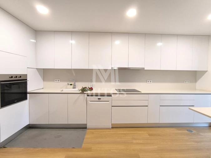 Apartamento T3 para Arrendamento em Santa Maria Maior e Monserrate e Meadela Foto 1