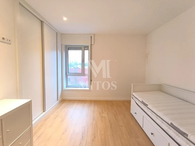 Apartamento T3 para Arrendamento em Santa Maria Maior e Monserrate e Meadela Foto 6
