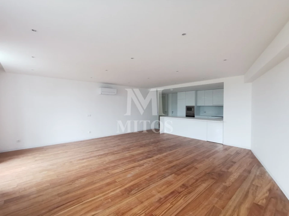 Apartamento T2 para Arrendamento em Santa Maria Maior e Monserrate e Meadela Foto 2