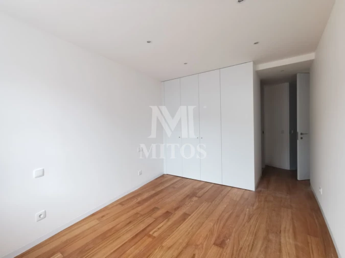 Apartamento T2 para Arrendamento em Santa Maria Maior e Monserrate e Meadela Foto 5