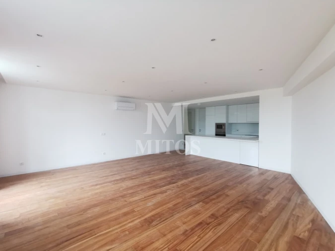 Apartamento T2 para Arrendamento em Santa Maria Maior e Monserrate e Meadela Foto 2