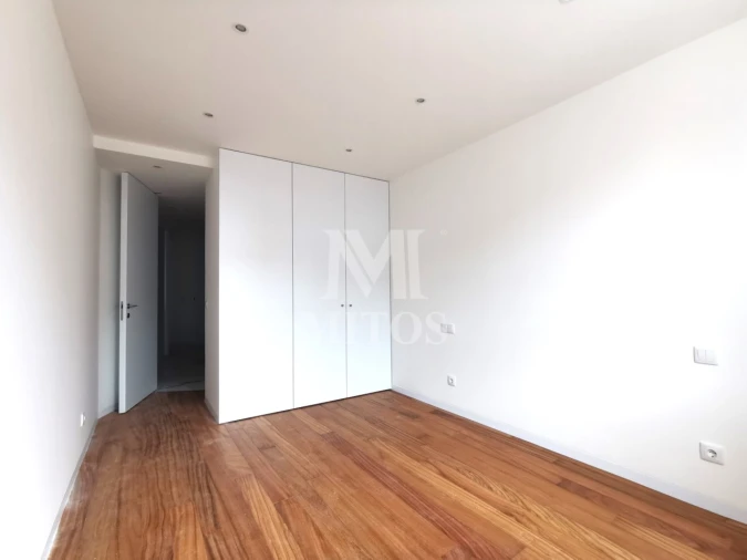 Apartamento T2 para Arrendamento em Santa Maria Maior e Monserrate e Meadela Foto 4