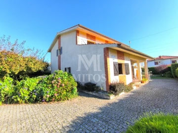 Moradia T7 para Venda em Santa Maria Maior e Monserrate e Meadela
