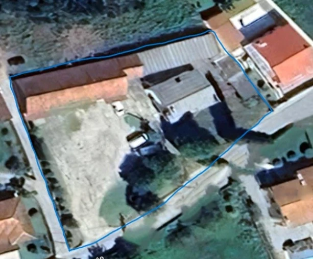 Armazém para Venda em Durrães e Tregosa Planta 1