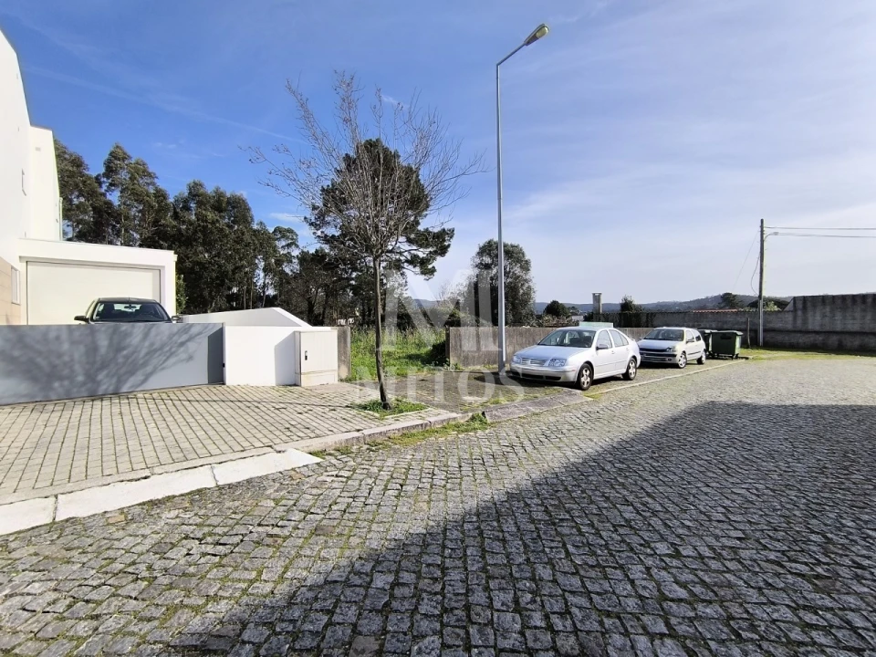 Terreno para Venda em Forjães Foto 7