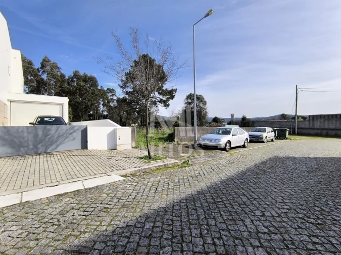 Terreno para Venda em Forjães Foto 7