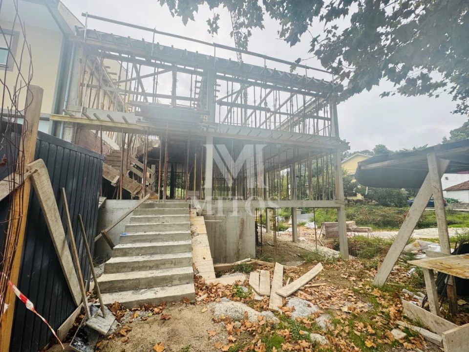 Moradia T3 para Venda em Geraz do Lima (Santa Maria, Santa Leocádia, Moreira), Deão Foto 1