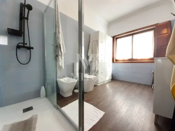 Moradia T6 para Venda em Mazarefes e Vila Fria
