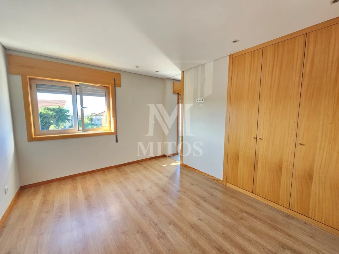 Apartamento T3 para Arrendamento em Areosa Foto 8