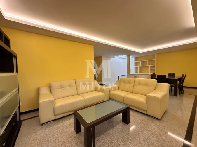 Apartamento T3 para Arrendamento em Santa Maria Maior e Monserrate e Meadela Foto 2