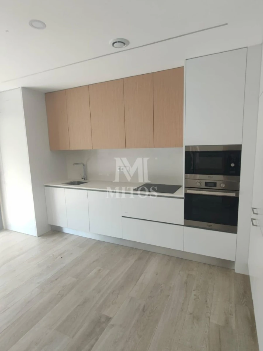 Apartamento T2 para Arrendamento em Darque Foto 4