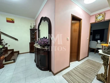Moradia T3 para Venda em Vila Nova de Anha