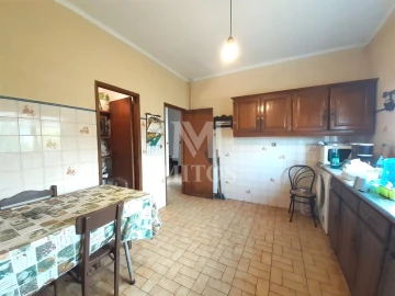 Moradia T4 para Venda em Santa Marta de Portuzelo