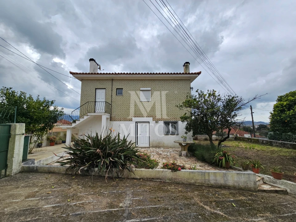 Moradia T3 para Venda em Cardielos e Serreleis Foto 1