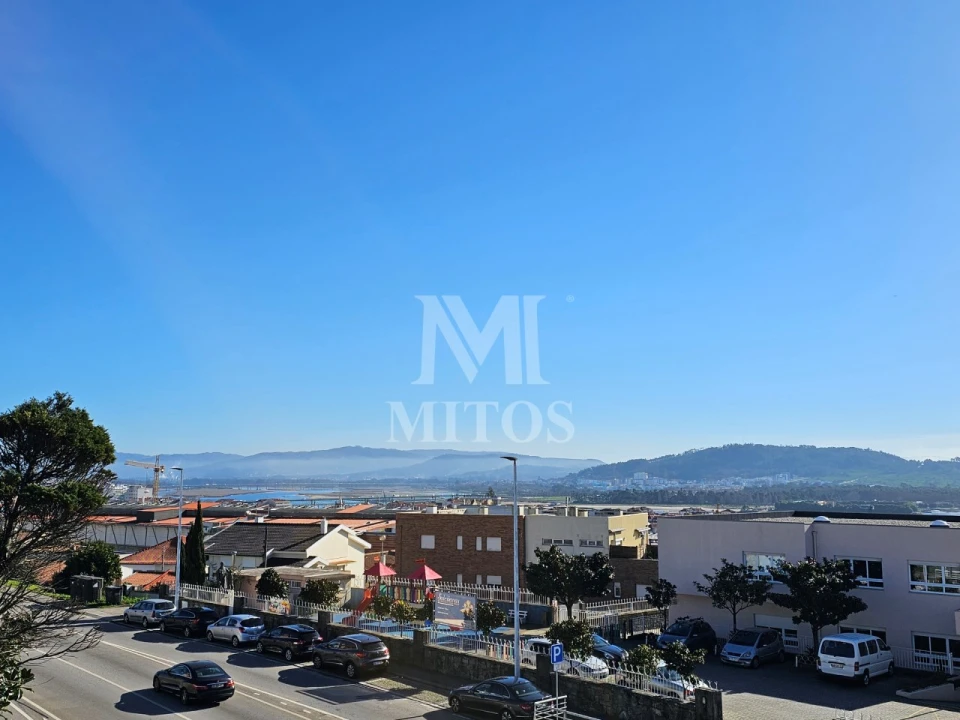 Moradia T4 para Venda em Santa Maria Maior e Monserrate e Meadela Foto 3