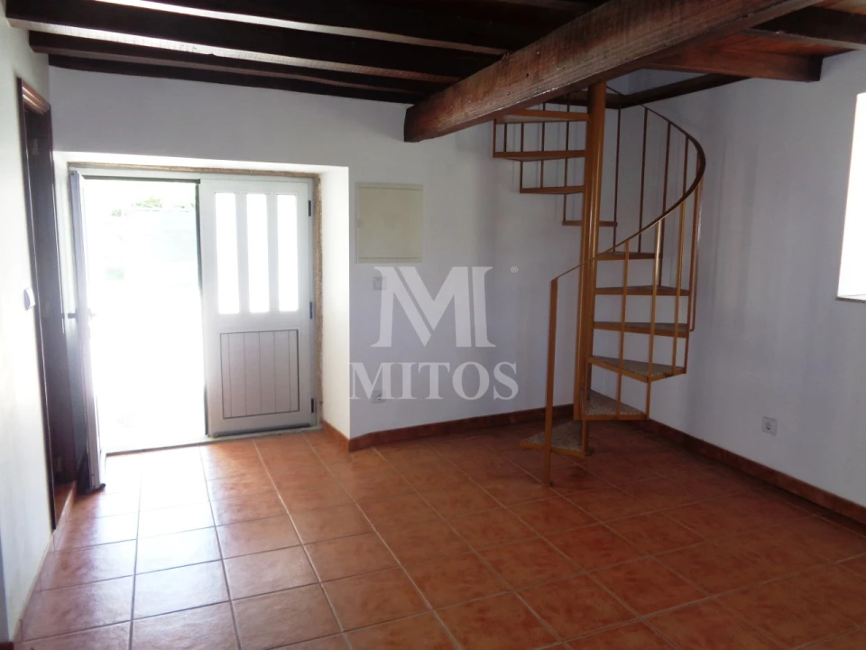 Moradia T2 para Arrendamento em Cardielos e Serreleis Foto 4