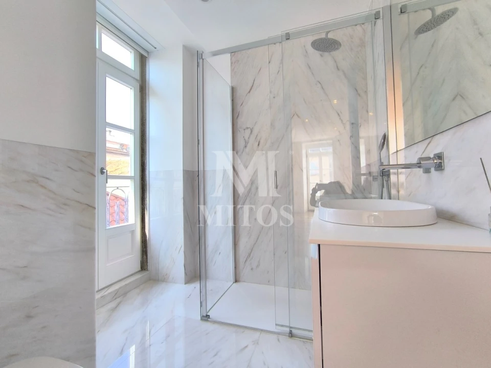 Apartamento T2 para Arrendamento em Santa Maria Maior e Monserrate e Meadela Foto 9