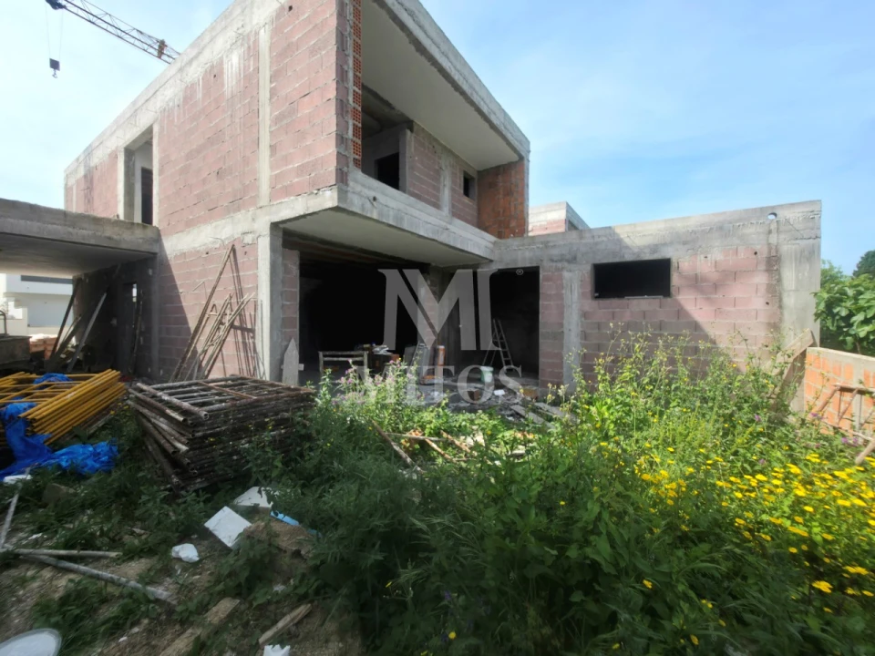 Moradia T3 para Venda em Correlhã Foto 3