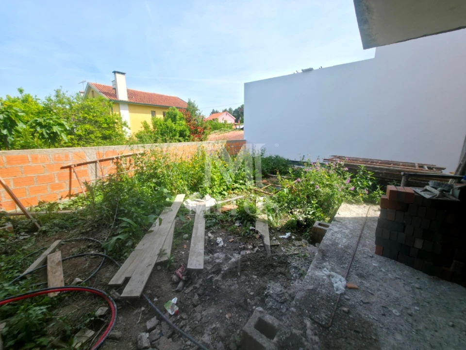 Moradia T3 para Venda em Correlhã Foto 10