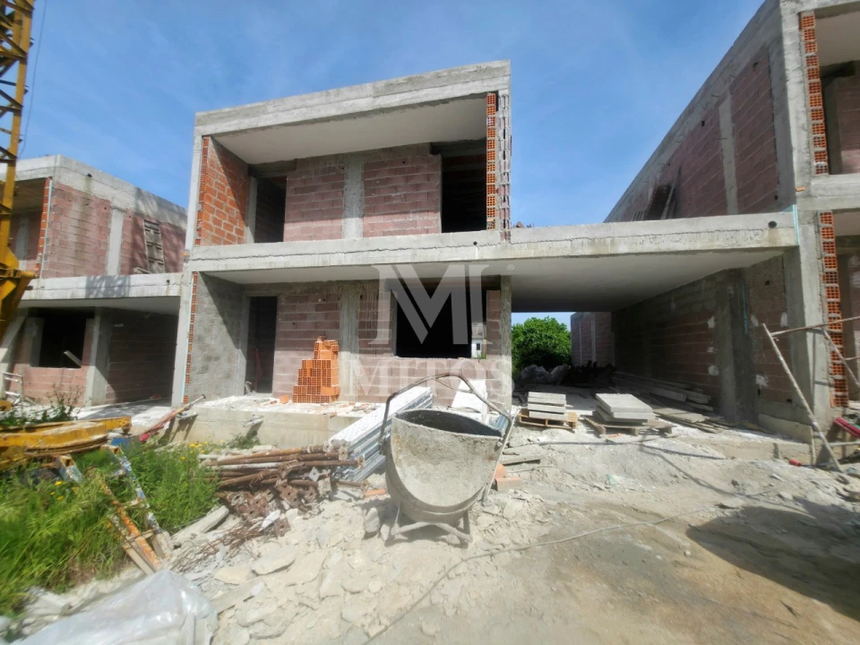 Moradia T3 para Venda em Correlhã Foto 1