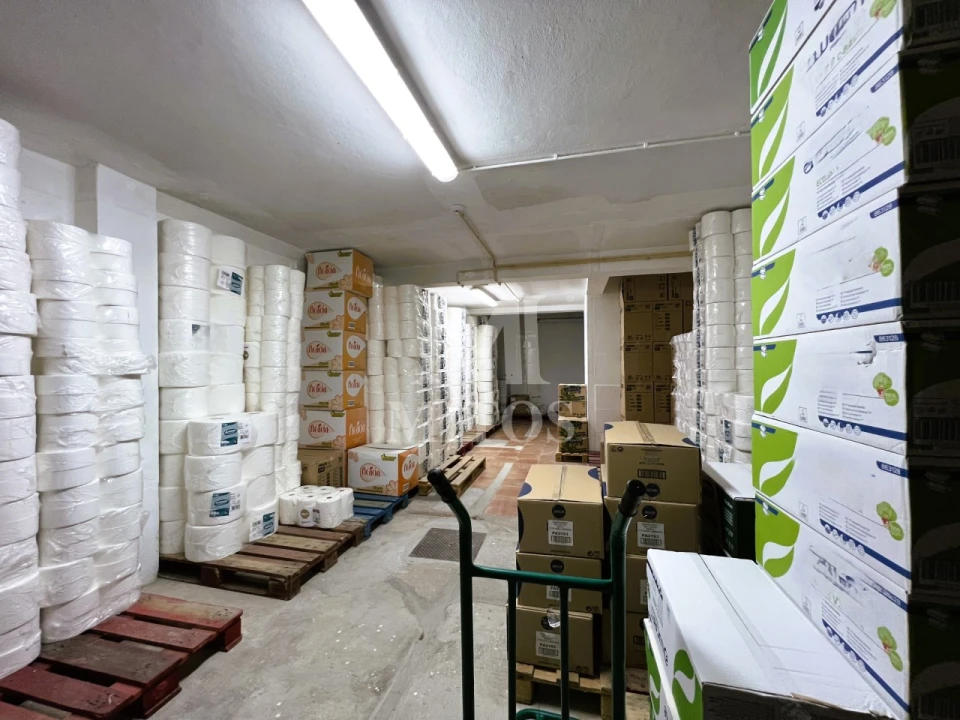 Loja para Arrendamento em Darque Foto 2