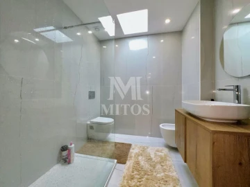 Moradia T4 para Venda em Santa Maria Maior e Monserrate e Meadela