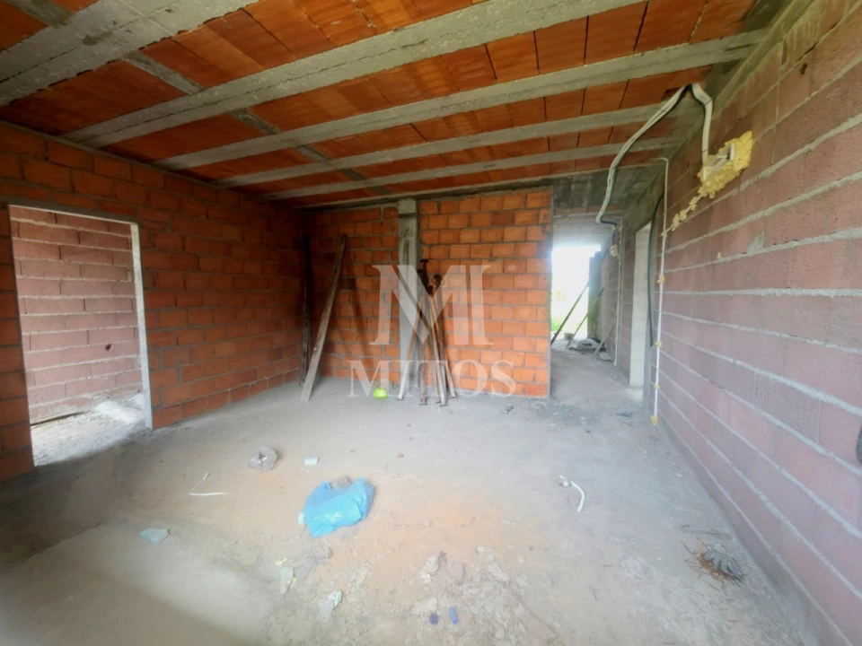 Moradia T4 para Venda em Correlhã Foto 4