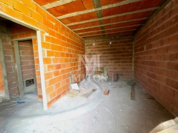 Moradia T4 para Venda em Correlhã