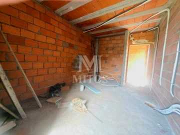 Moradia T4 para Venda em Correlhã