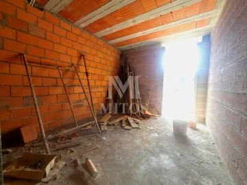 Moradia T4 para Venda em Correlhã