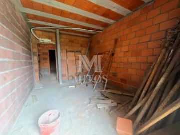 Moradia T4 para Venda em Correlhã