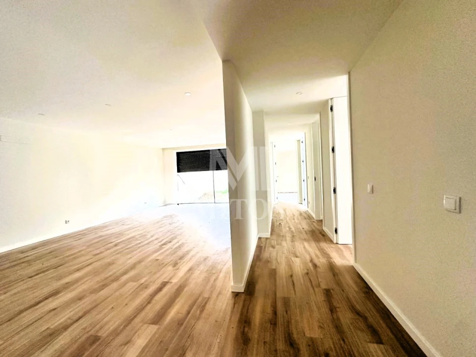 Moradia T3 para Venda em Darque Foto 2