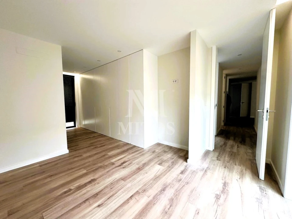 Moradia T3 para Venda em Darque Foto 7