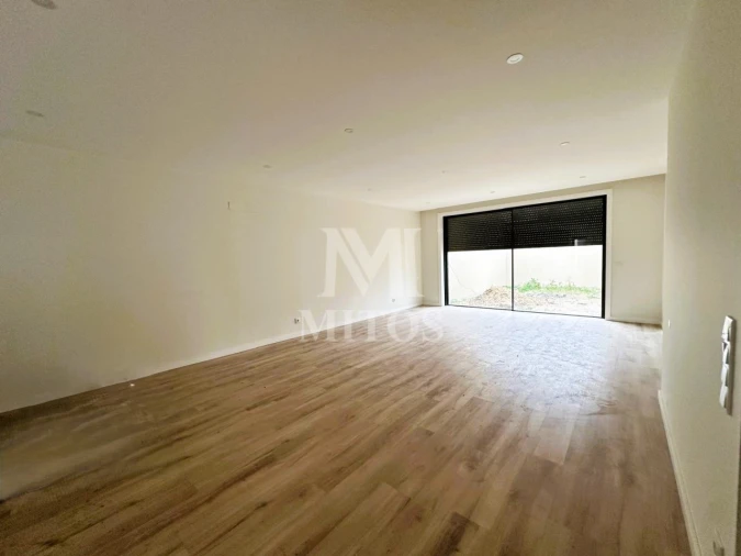 Moradia T3 para Venda em Darque Foto 1