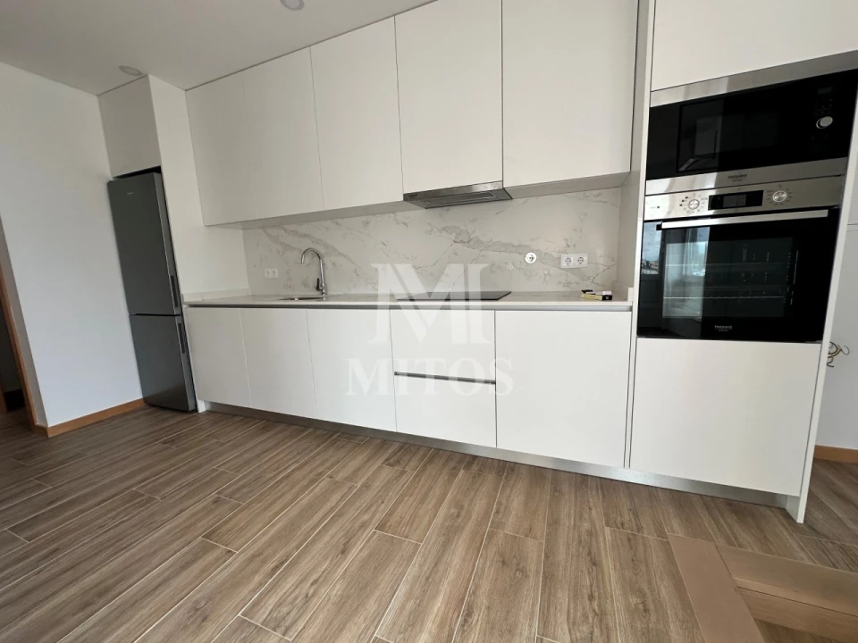Apartamento T2 para Venda em Darque Foto 2