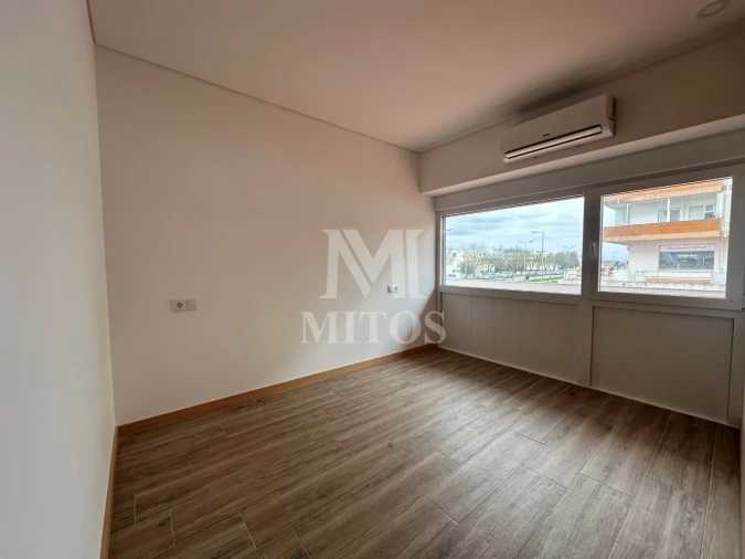 Apartamento T2 para Venda em Darque Foto 3