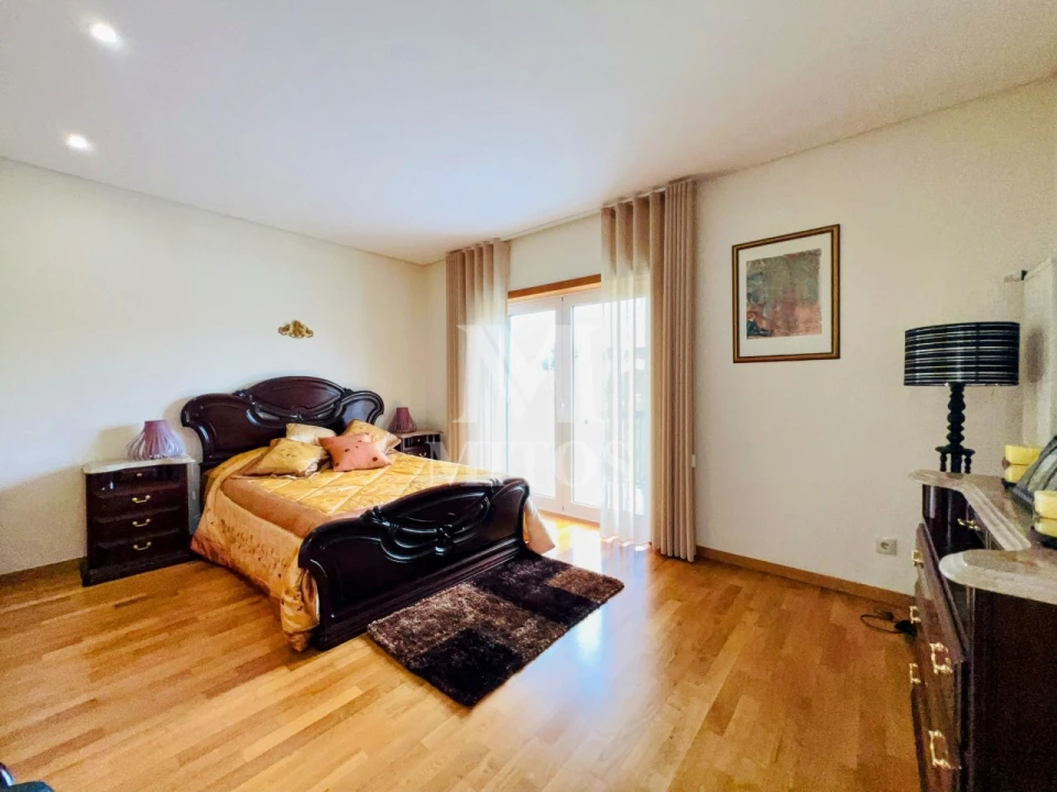 Moradia T4 para Venda em Mazarefes e Vila Fria Foto 18